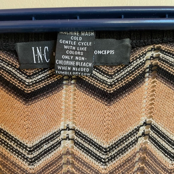 INC International Zigzag Sweater Dress - Picture 4 of 8